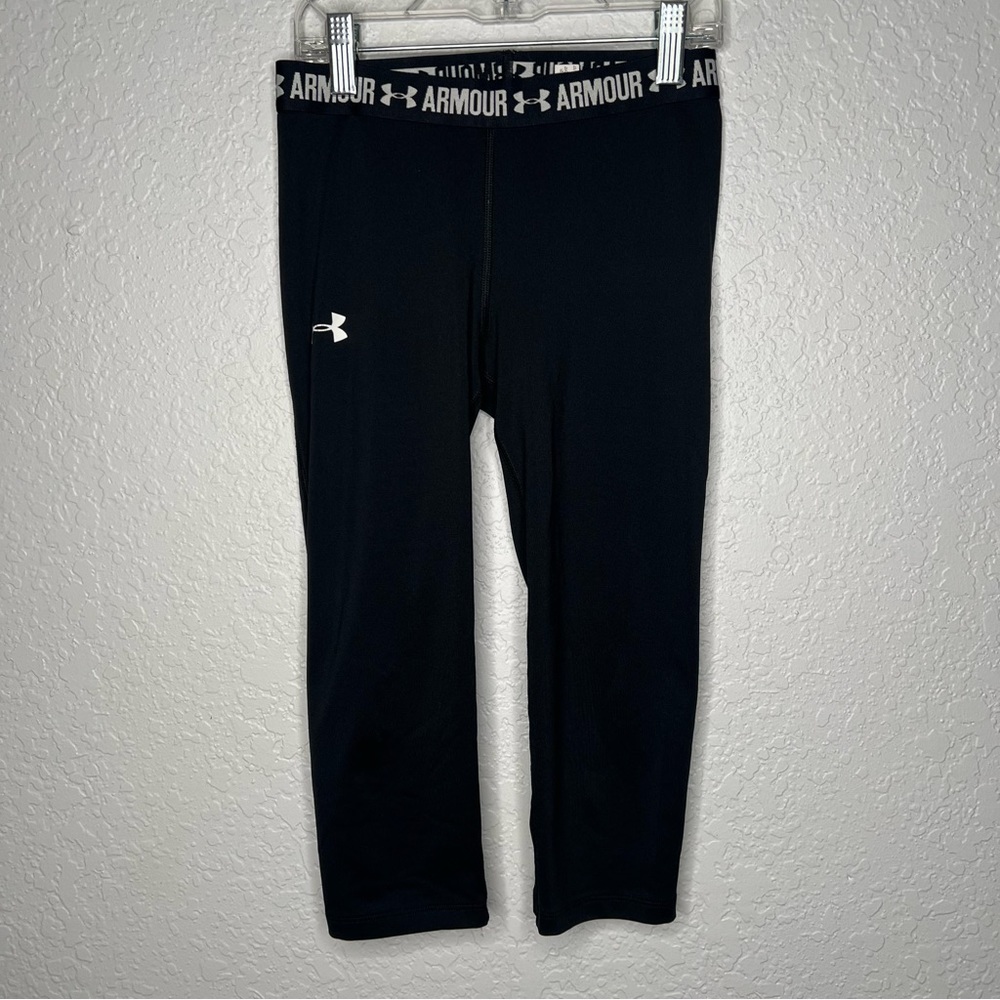 UNDER ARMOUR  3/4 LEGGINGS GIRLS MEDIUM EXCELLENT CONDITION Black Activewear.